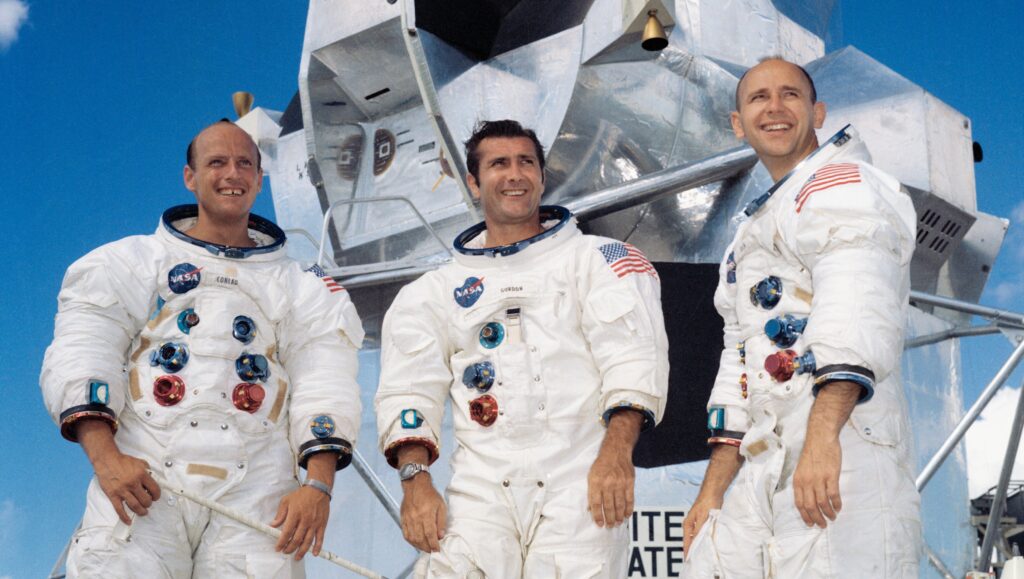 Apollo 12-ის ეკიპაჟი - ჩარლზ "პიტ" კონრადი, რიჩარდ გორდონი და ალან ბინი